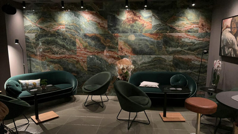 Lounge im Chinarestaurant in Imst